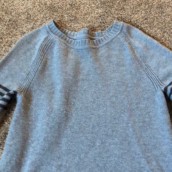 Cute grey sweater - Picture 2 of 4